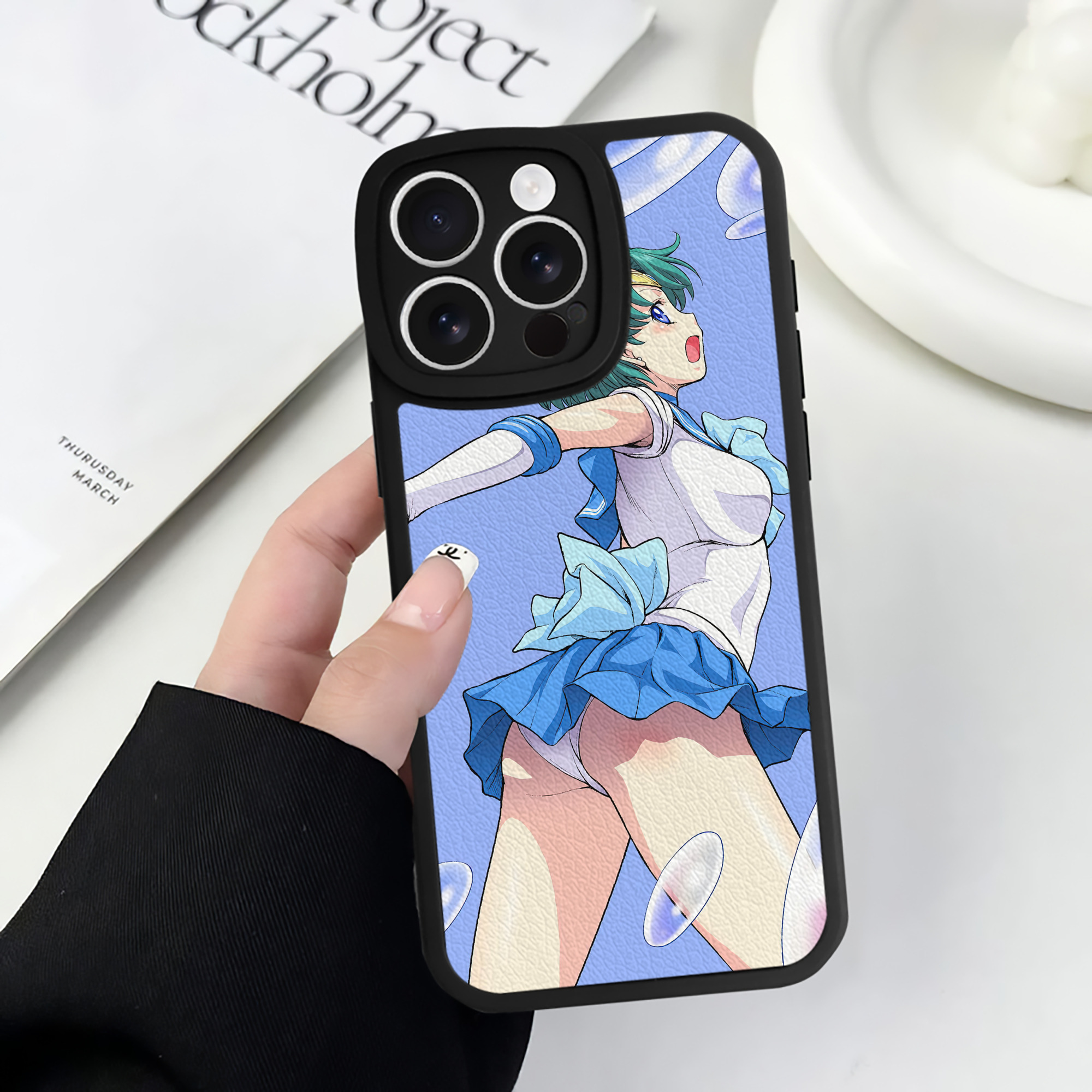 （画像用） 美少女戦士セーラームーン Sailor Moon 【iPhone 16シリーズ対応】シリコンスマホケース（レザー調） 材質：シリコン